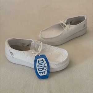 Hey Dudes White Wendy Rise Eyelit Chapel Bell Women's Size 10 Shoes - READ